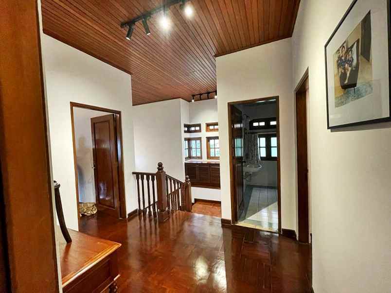 dijual rumah komplek elit rancamaya