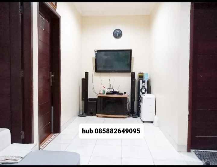 dijual rumah komplek pinggir jalan di depok