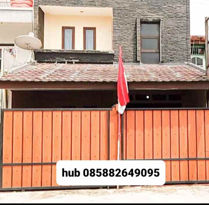 dijual rumah komplek pinggir jalan di depok