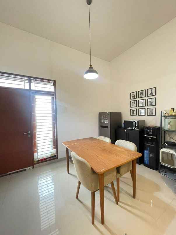 dijual rumah komplek puri dago antapani