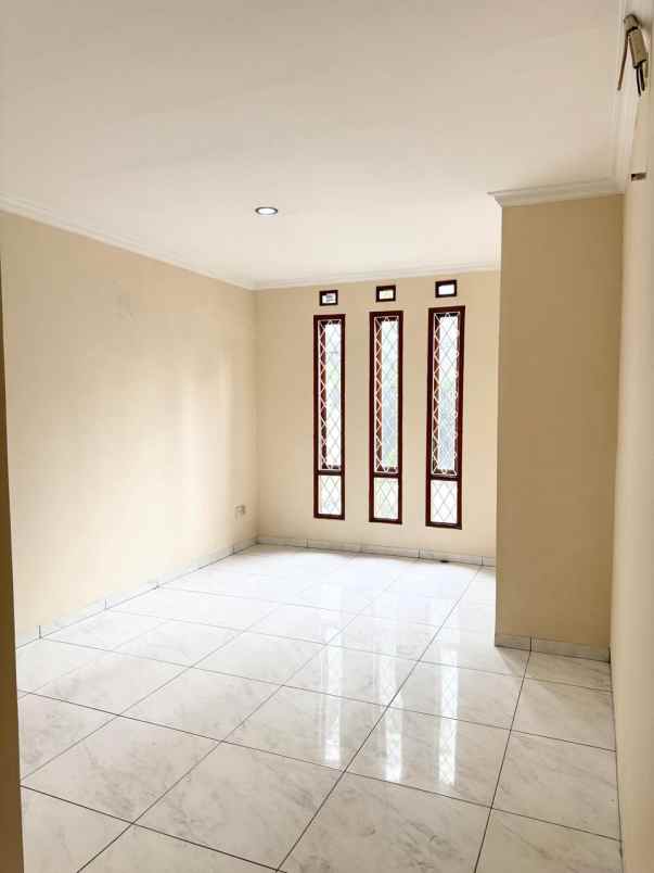 dijual rumah komplek turangga bandung