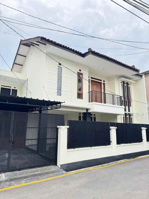 dijual rumah komplek turangga bandung