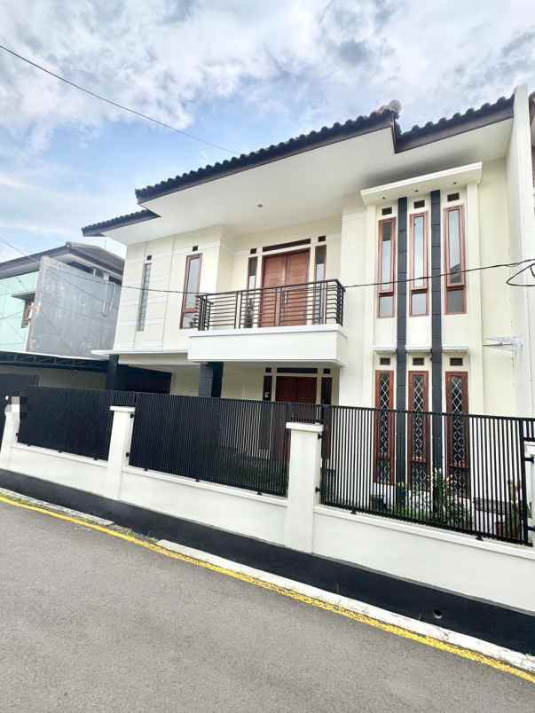 dijual rumah komplek turangga bandung