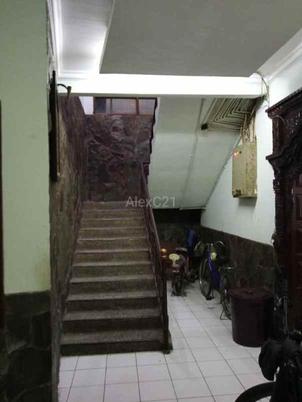 dijual rumah kostan di cikini menteng jakarta pusat