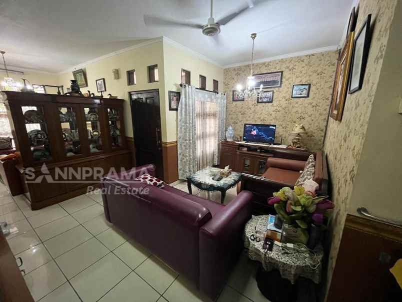 dijual rumah kuningan