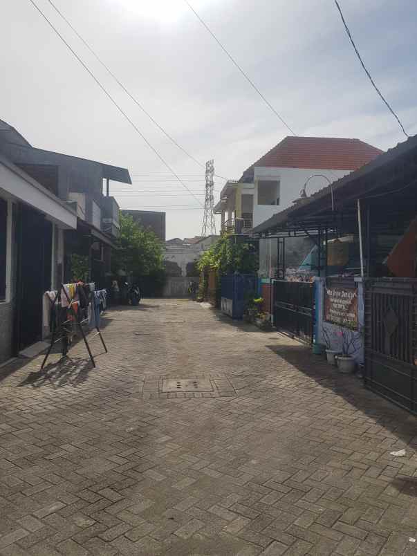 dijual rumah kutisari utara