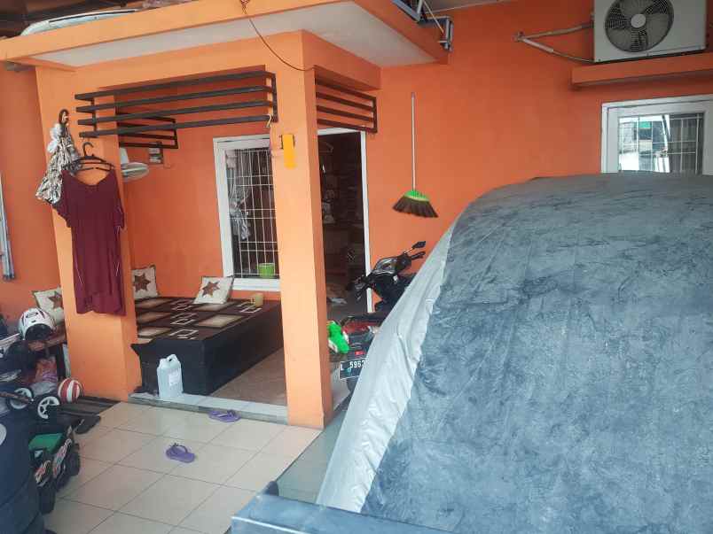 dijual rumah kutisari utara