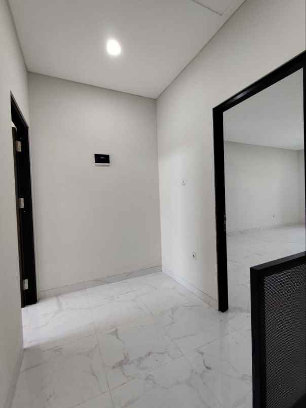 dijual rumah lebak arum