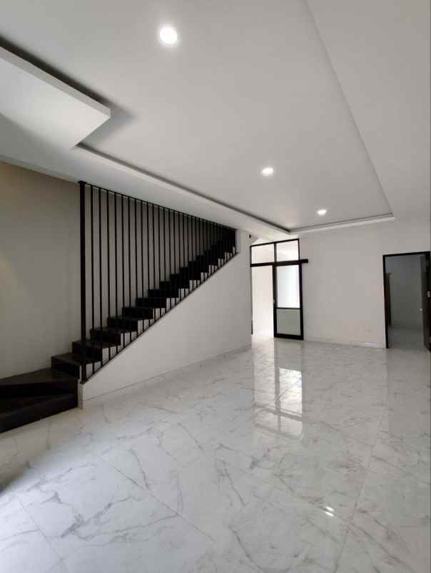 dijual rumah lebak arum