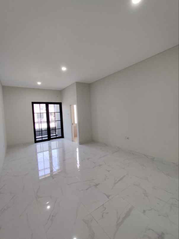 dijual rumah lebak arum