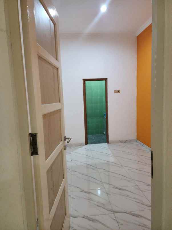 dijual rumah lebak permai