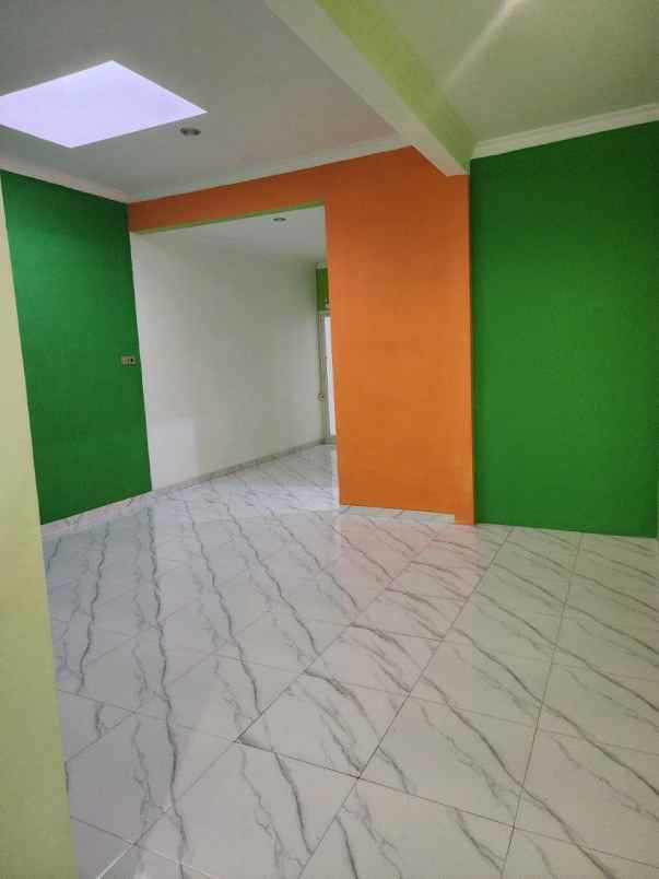 dijual rumah lebak permai