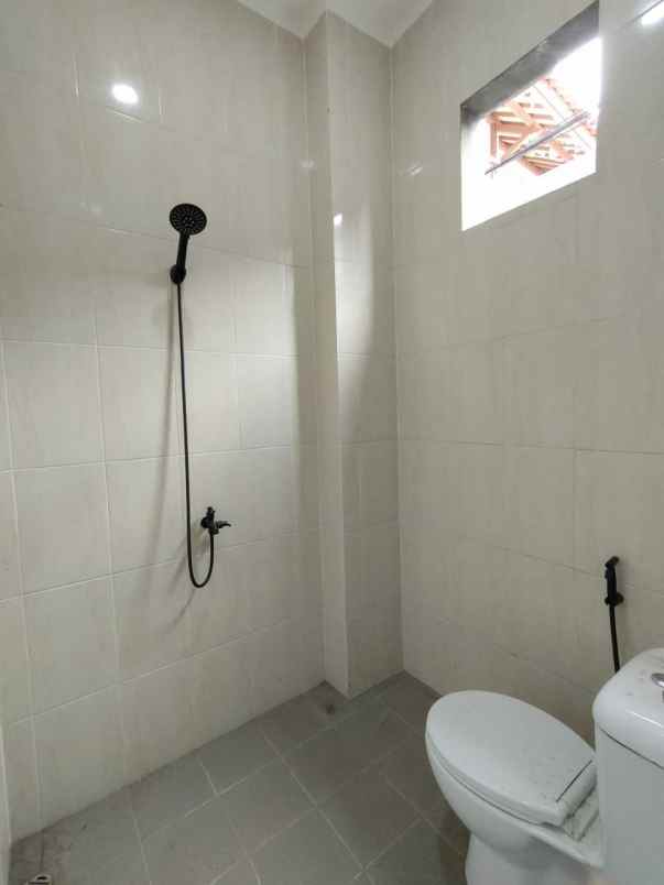 dijual rumah lenteng agung