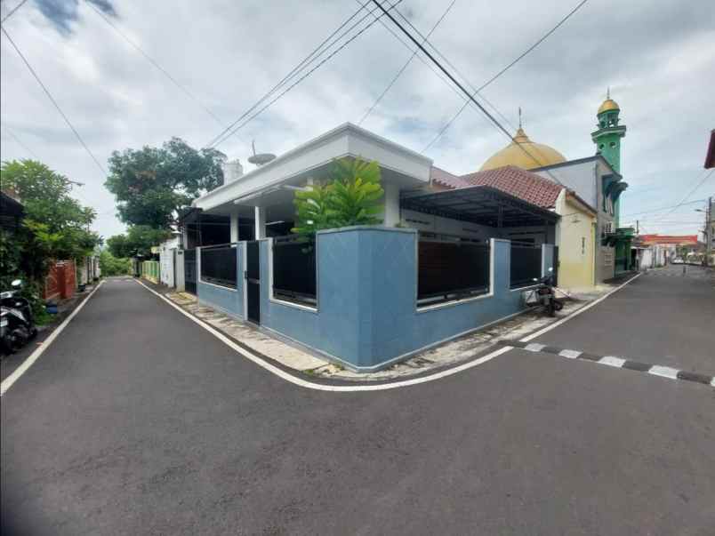dijual rumah lokasi jl puntodewo kota malang