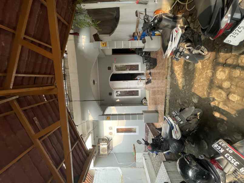 dijual rumah lt 150 lb 250