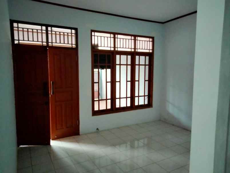 dijual rumah makasar jakarta timur