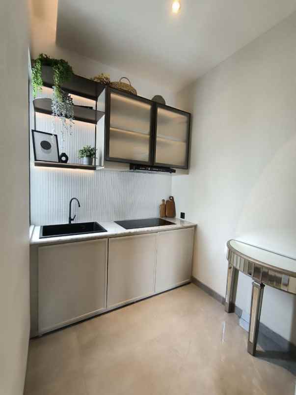 dijual rumah mansion nine