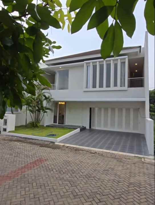 dijual rumah manyar jaya