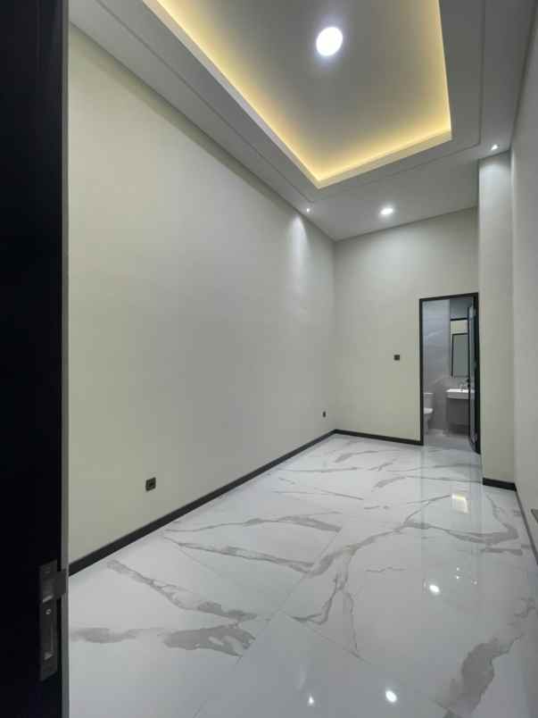 dijual rumah manyar kertoadi