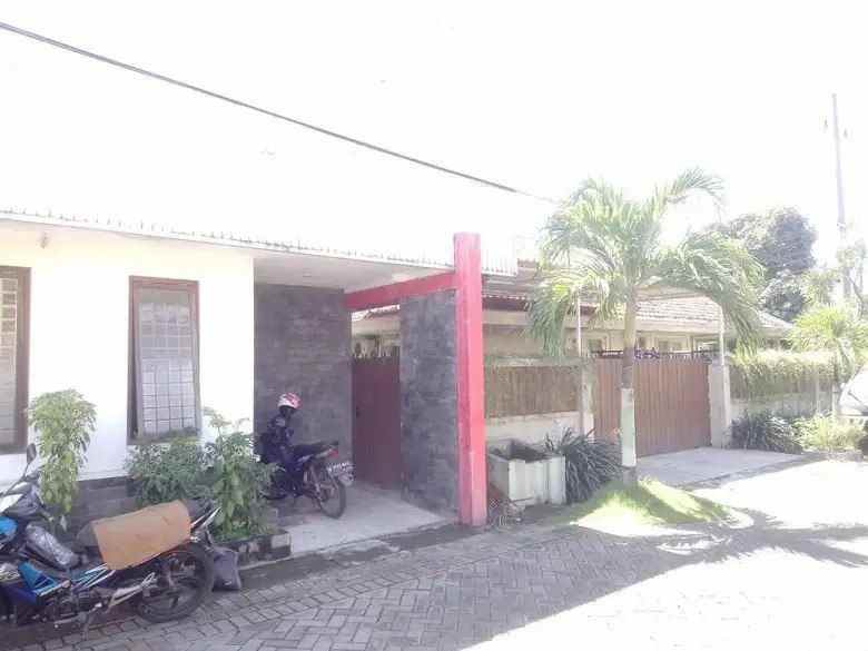 dijual rumah manyar surabaya