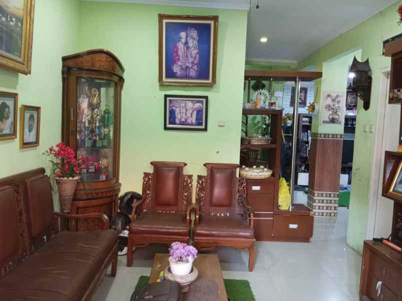 dijual rumah margahayu