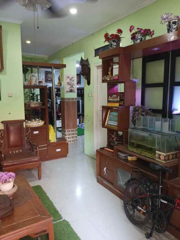 dijual rumah margahayu