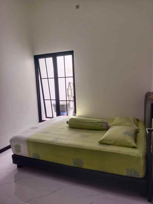 dijual rumah meteseh