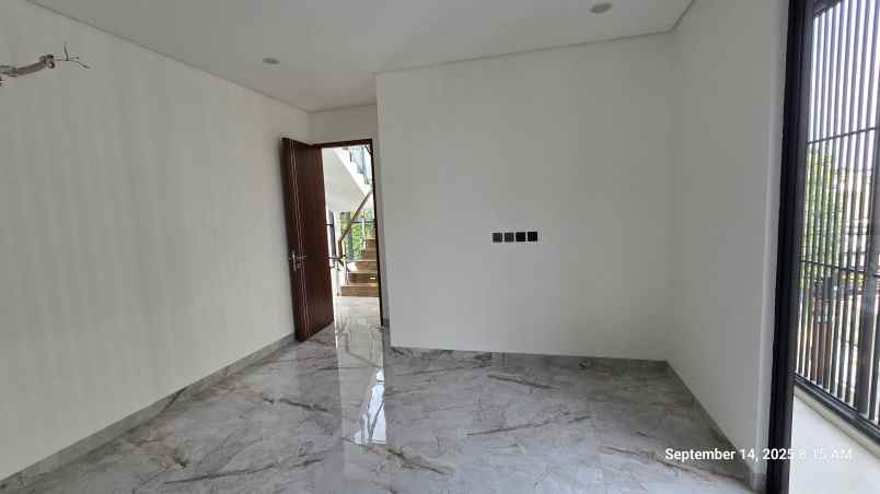 dijual rumah mewah 2 5 lantai di cibubur