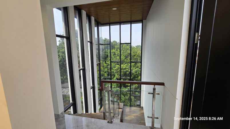 dijual rumah mewah 2 5 lantai di cibubur