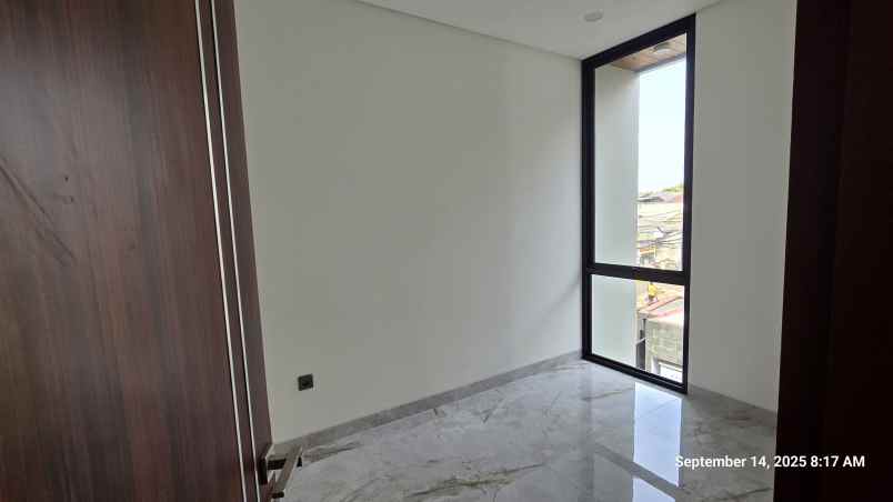 dijual rumah mewah 2 5 lantai di cibubur