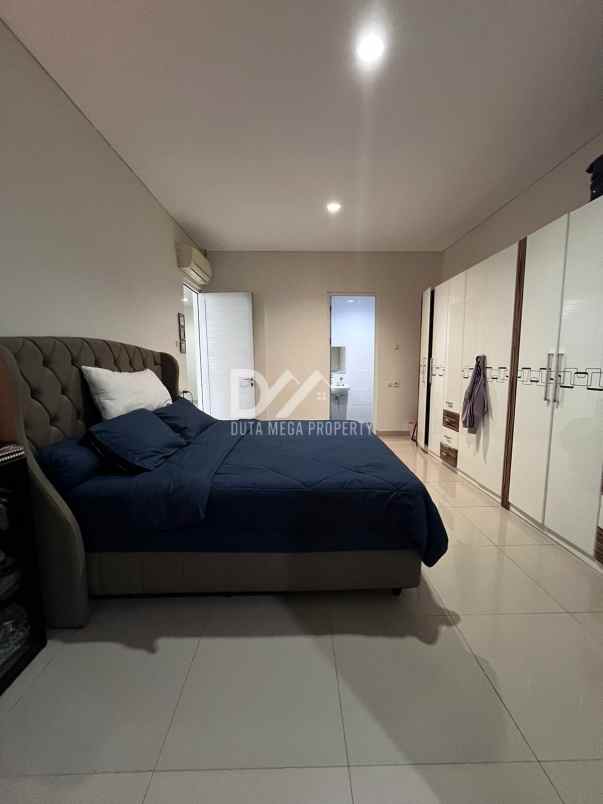 dijual rumah modernland