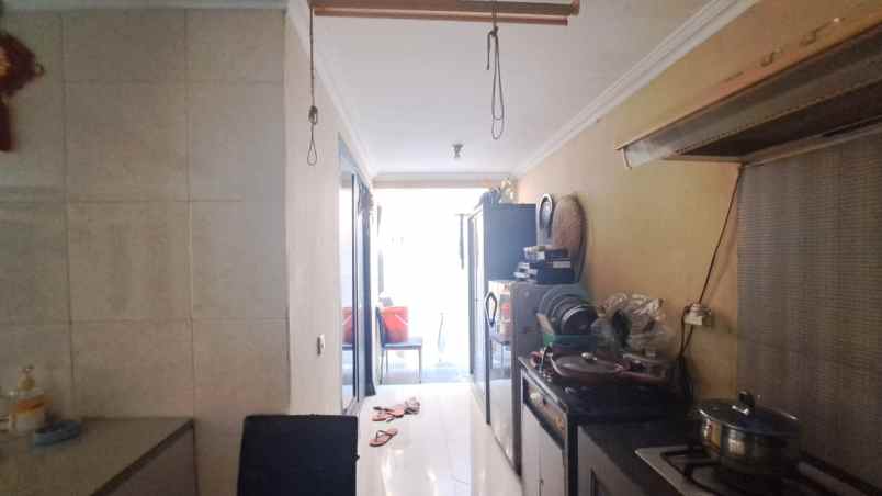 dijual rumah mulyosari utara