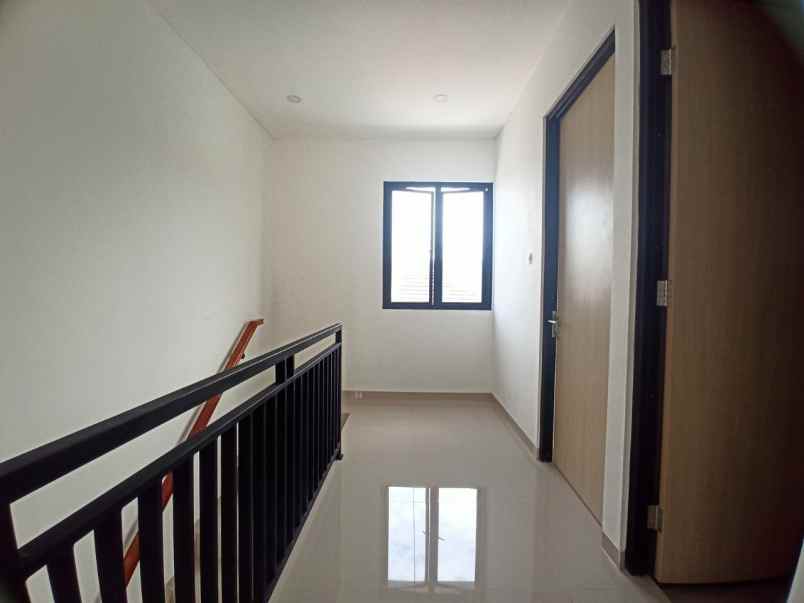 dijual rumah near graha raya bintaro