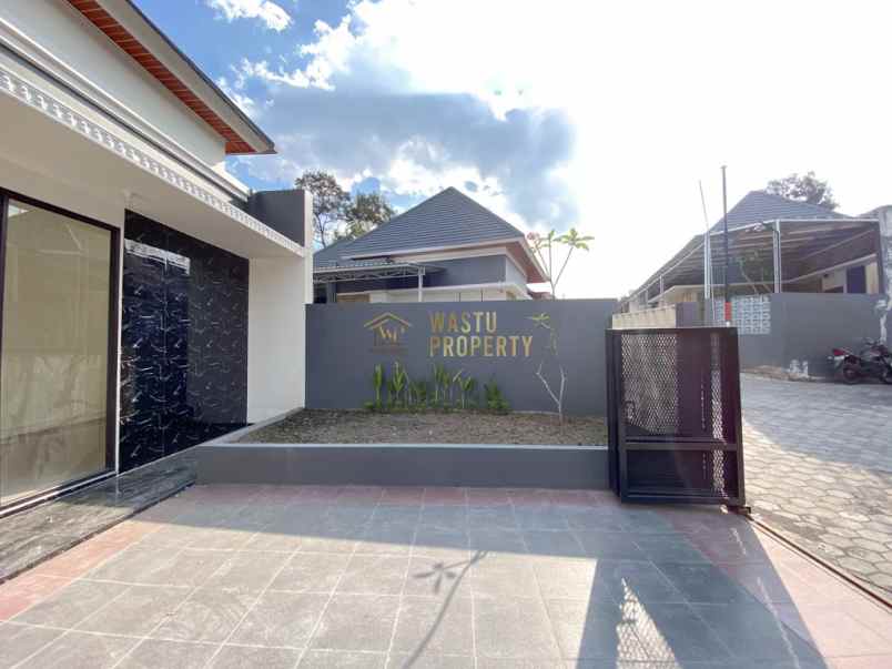 dijual rumah ngemplak