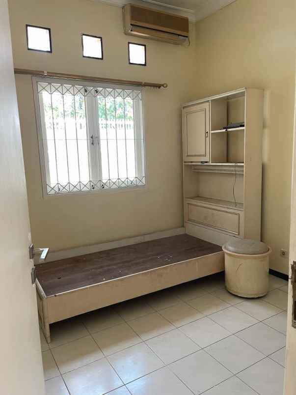 dijual rumah nginden intan