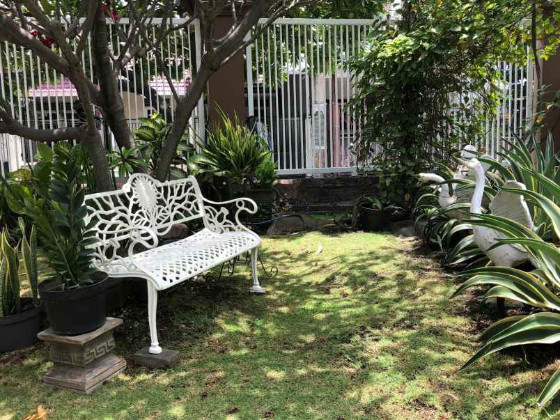 dijual rumah nginden intan barat