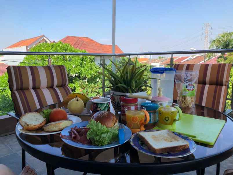 dijual rumah nginden intan barat