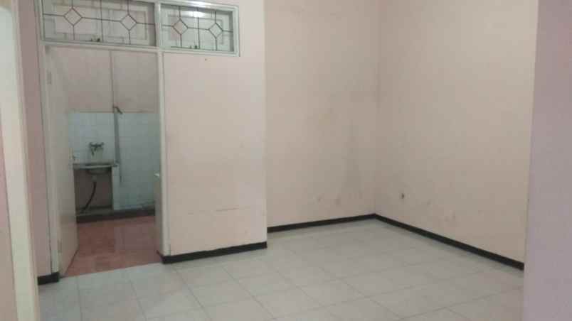 dijual rumah nirwana eksekutif