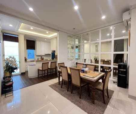 dijual rumah pakuwon city