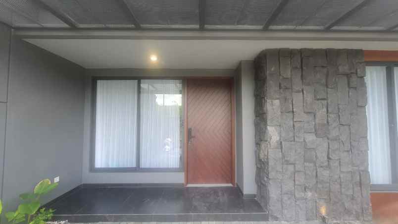 dijual rumah pakuwon city san antonio