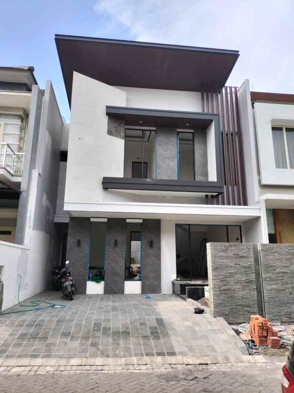 dijual rumah pakuwon city san diego