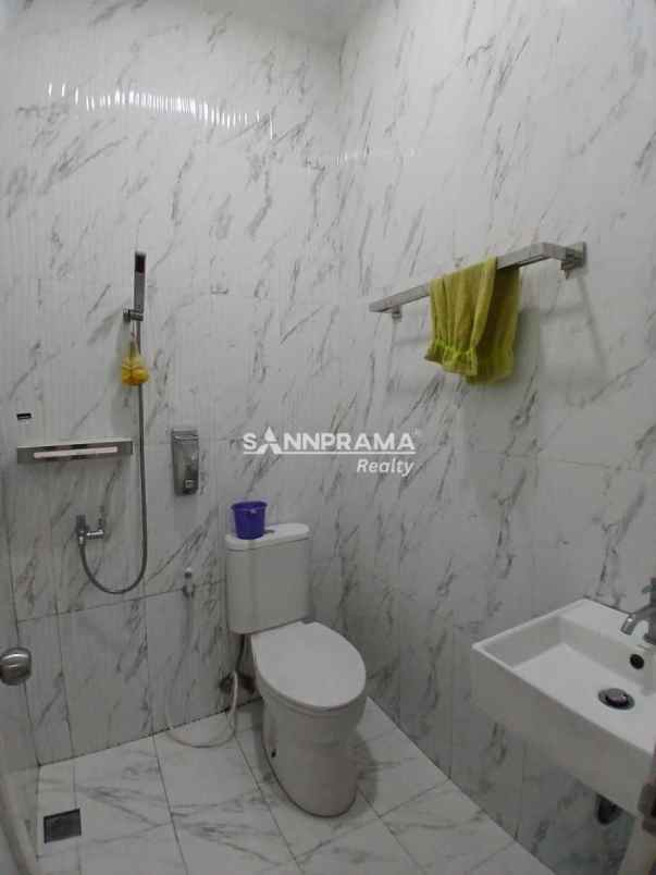 dijual rumah pancoran mas depok