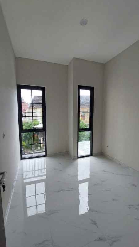 dijual rumah pantai mentari