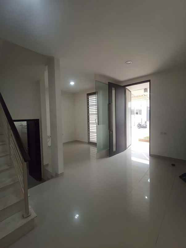 dijual rumah pantai mentari