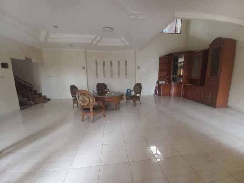 dijual rumah parahyangan rumah villa prv