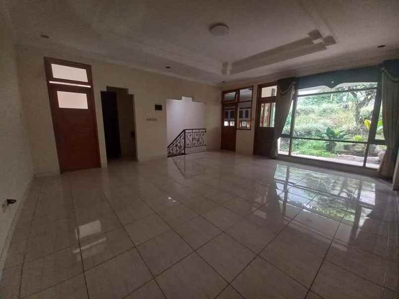 dijual rumah parahyangan rumah villa prv