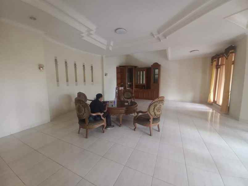 dijual rumah parahyangan rumah villa prv