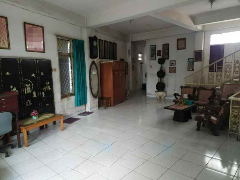 dijual rumah pasar baru