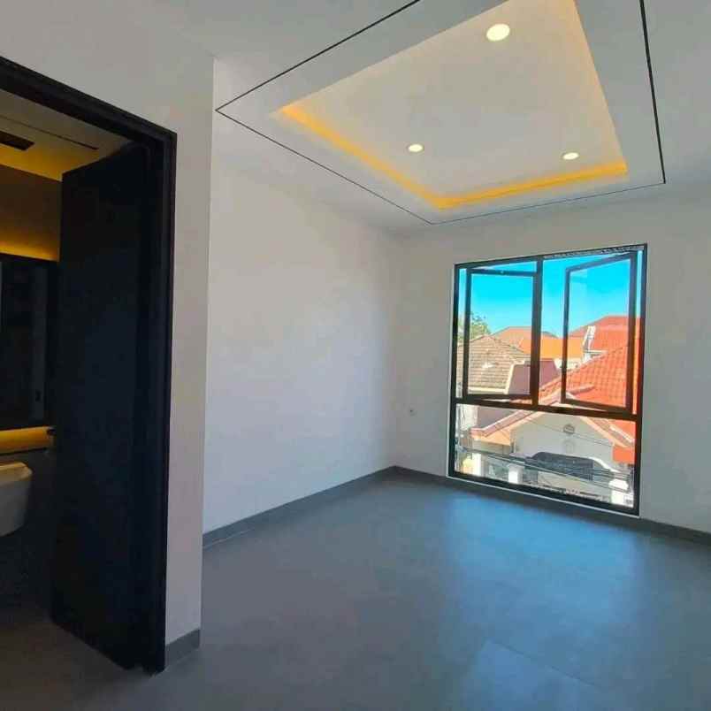 dijual rumah perumahan babatan pantai