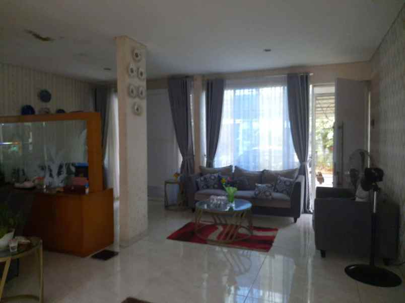 dijual rumah perumahan citra grand cibubur